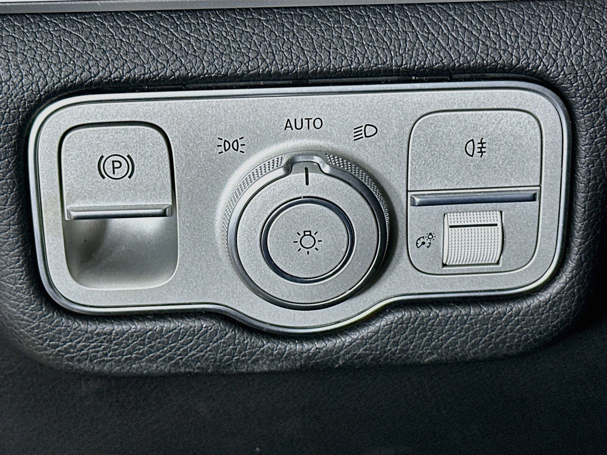 Used 2025 Mercedes-Benz GLE 350 4MATIC image 17