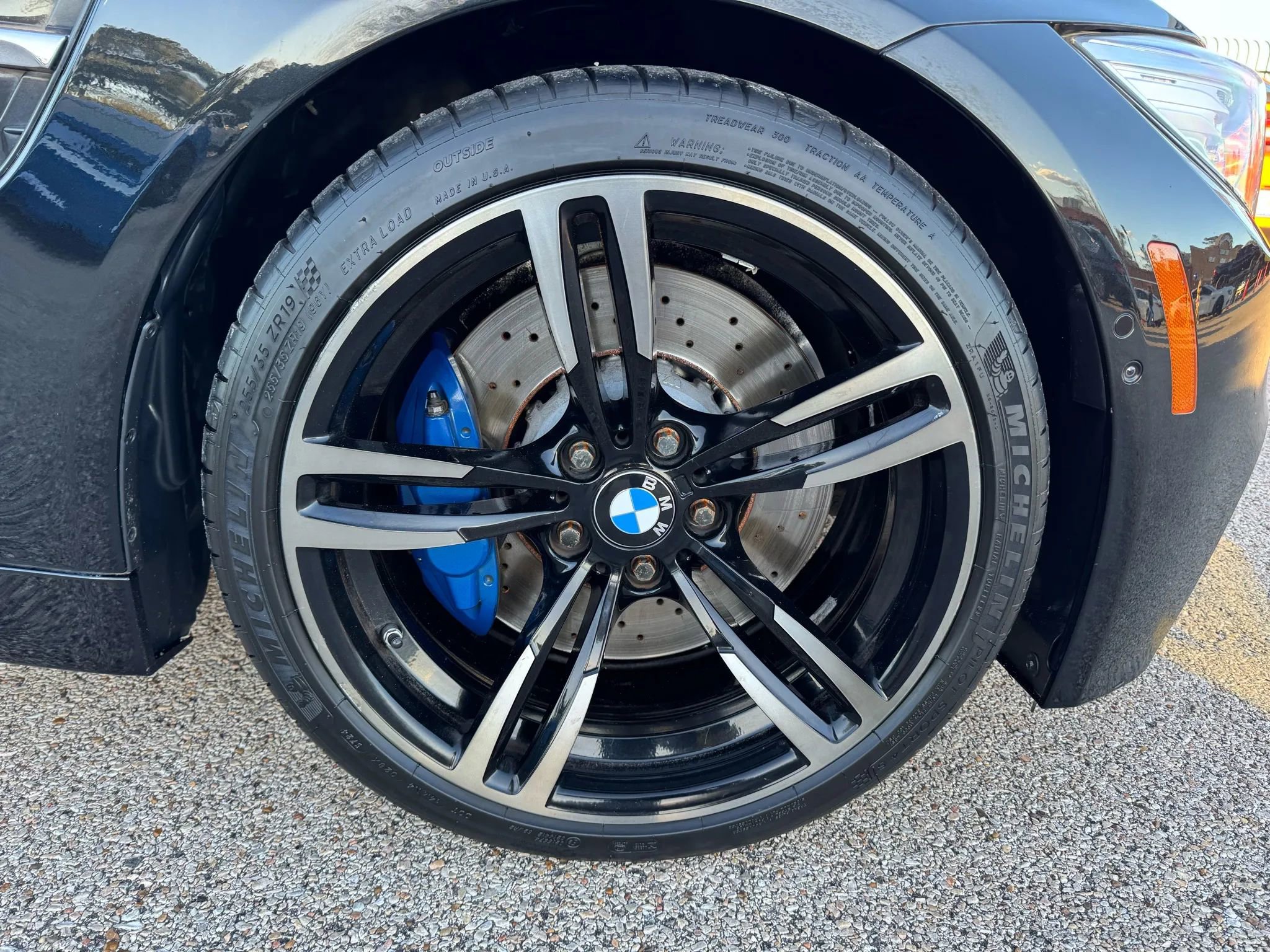 Used 2015 BMW M4 Convertible image 14
