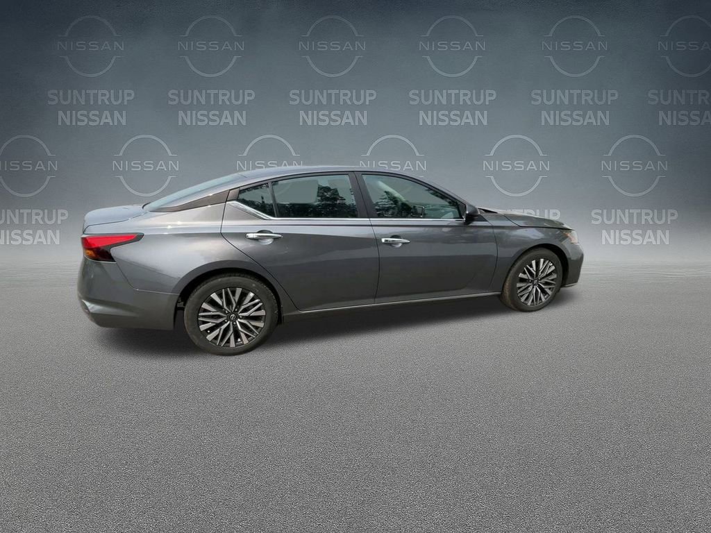 Used 2025 Nissan Altima 2.5 SV image 9