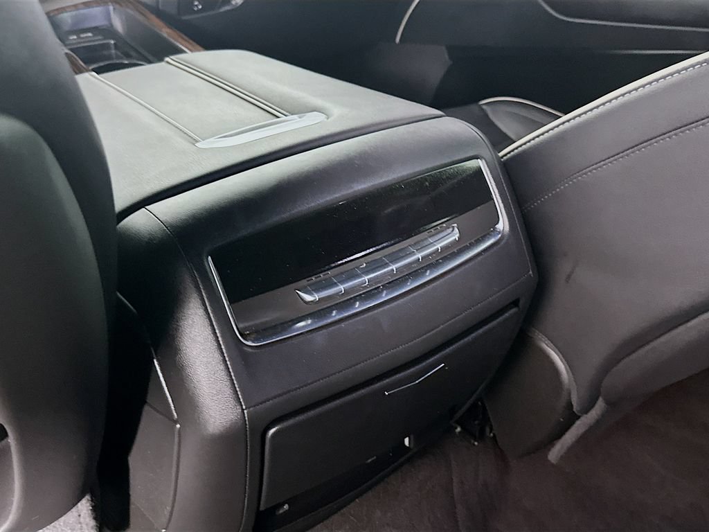 Used 2022 Cadillac Escalade Premium Luxury w/ Performance Package AWD/4WD image 35