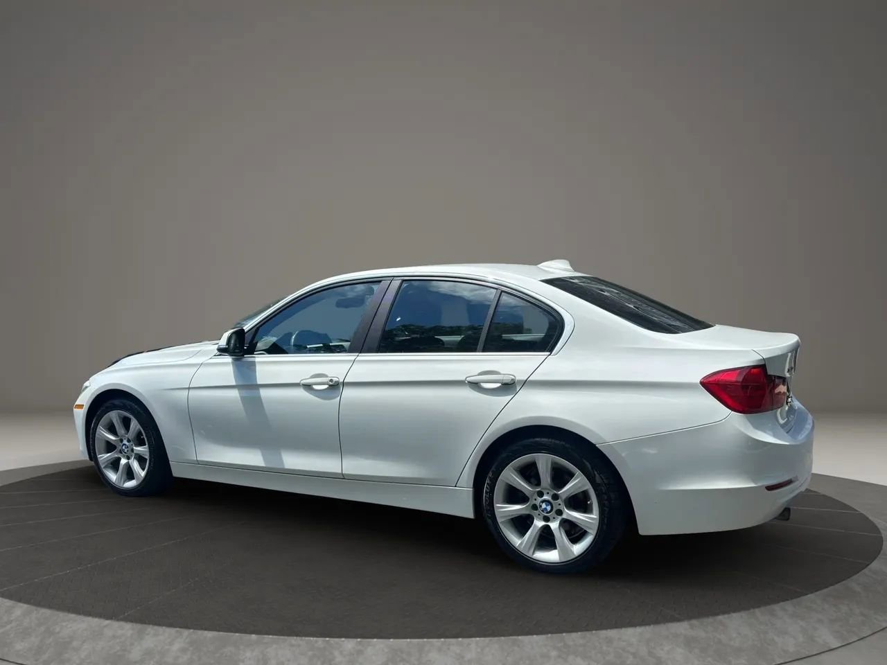 Used 2015 BMW 320i xDrive Sedan AWD/4WD image 7