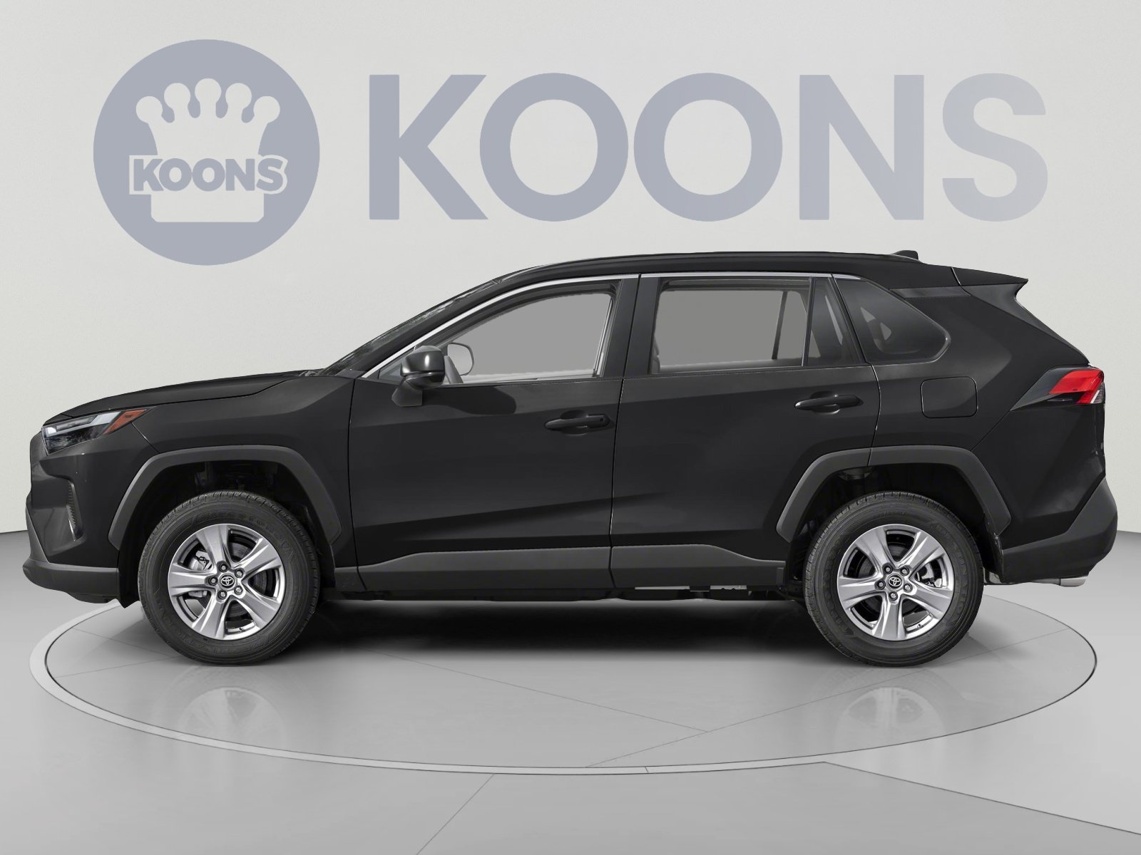 Used 2023 Toyota RAV4 LE AWD/4WD image 4