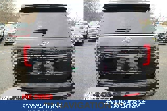 Used 2022 Ford Expedition Limited image 7