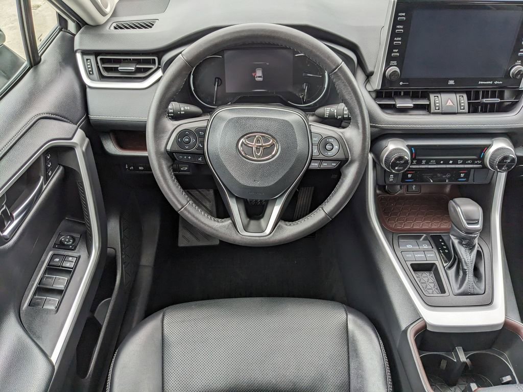 Used 2022 Toyota RAV4 Limited image 19