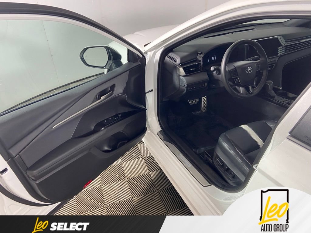 Used 2025 Toyota Camry SE FWD image 10