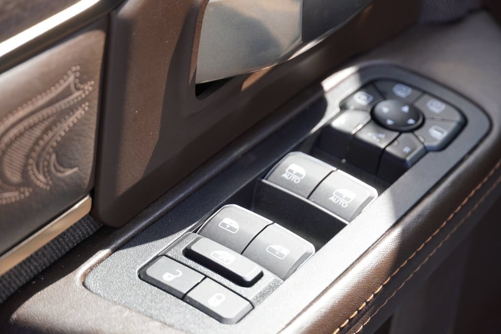 Used 2025 RAM 3500 Longhorn AWD/4WD image 28