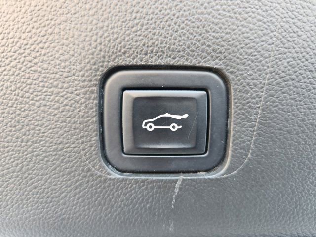 Used 2022 Chevrolet Traverse High Country image 38