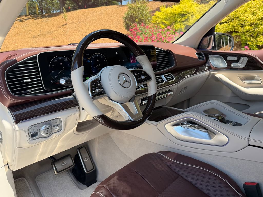 Used 2023 Mercedes-Benz Maybach GLS 600 4MATIC image 17