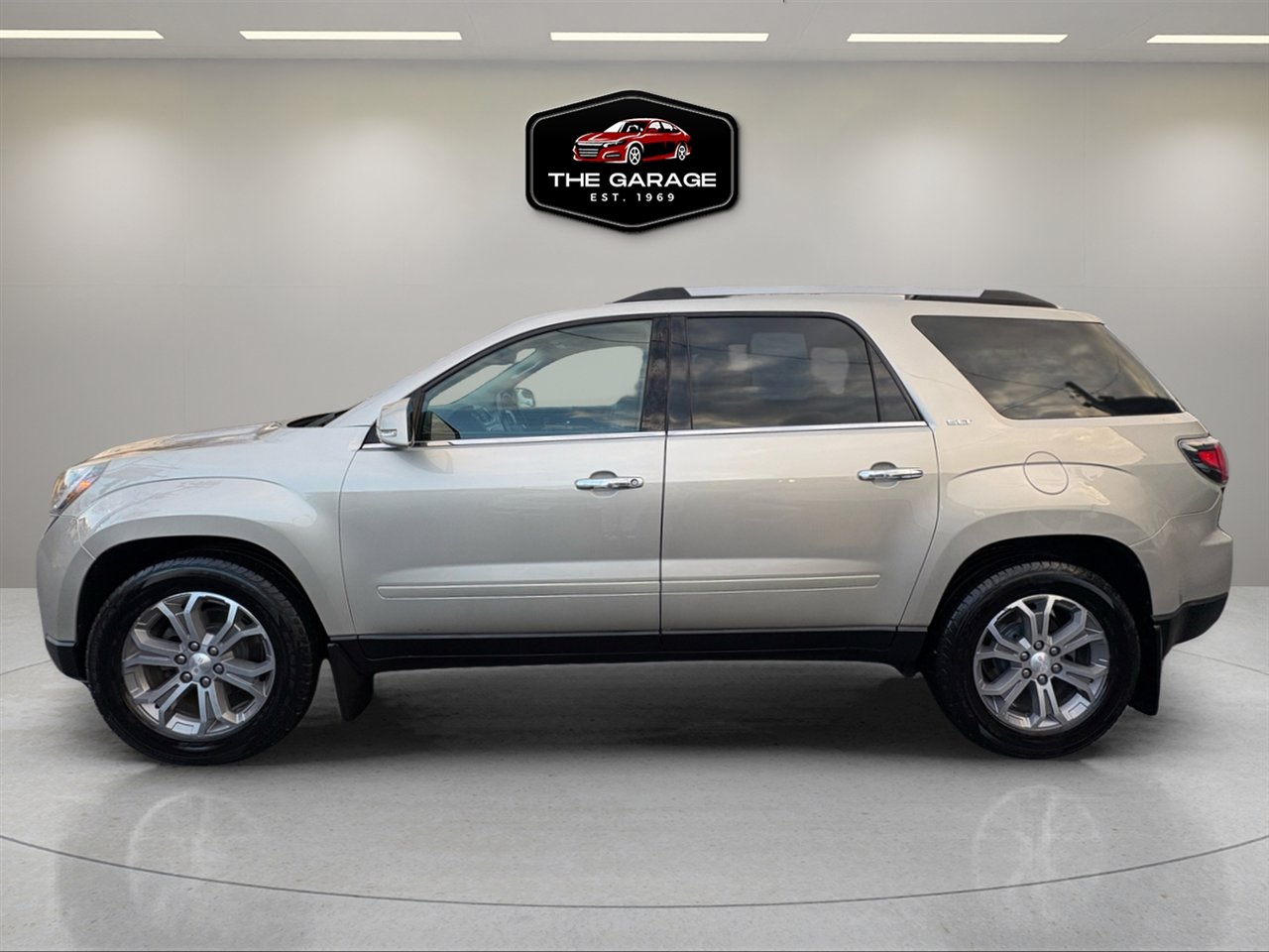 Used 2016 GMC Acadia SLT w/ Open Road Package image 5