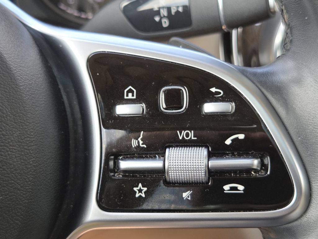 Used 2020 Mercedes-Benz GLC 300 4MATIC image 8