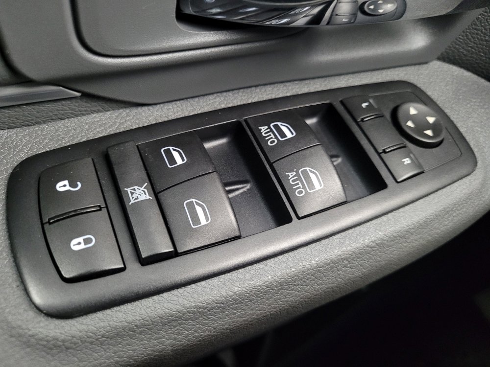 Used 2016 RAM 1500 Big Horn image 27