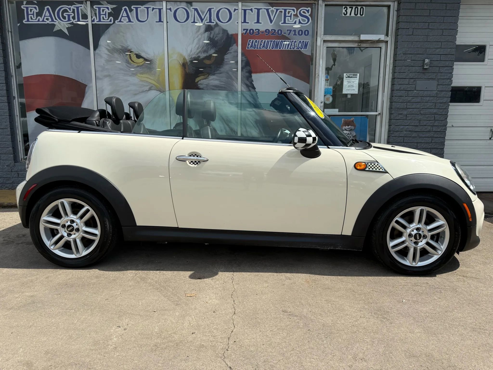 Used 2013 MINI Cooper Convertible image 6