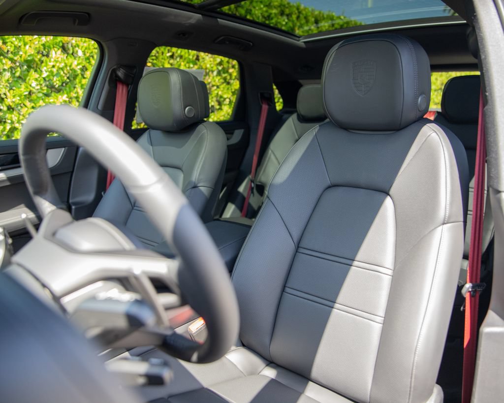 New 2026 Porsche Cayenne S AWD/4WD image 5