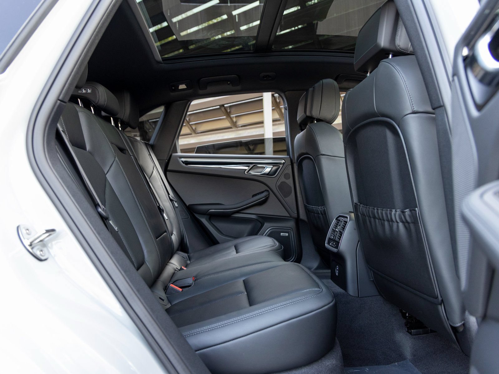 New 2026 Porsche Macan AWD/4WD image 49