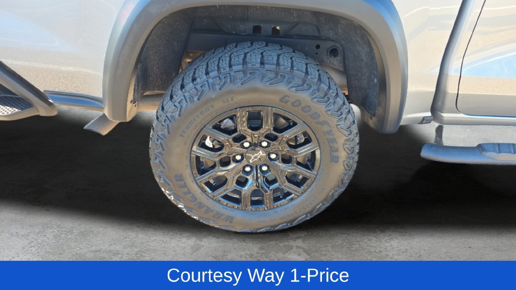 Used 2024 Chevrolet Colorado Trail Boss w/ Advanced Trailering Package AWD/4WD image 12