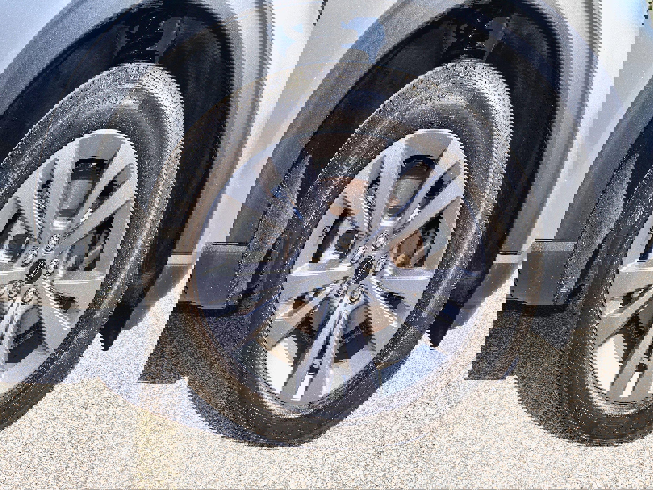 Used 2022 Ford Explorer XLT w/ Equipment Group 202A image 29