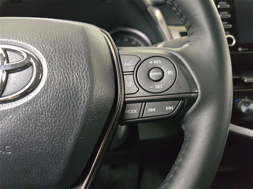 Used 2024 Toyota Camry SE image 20