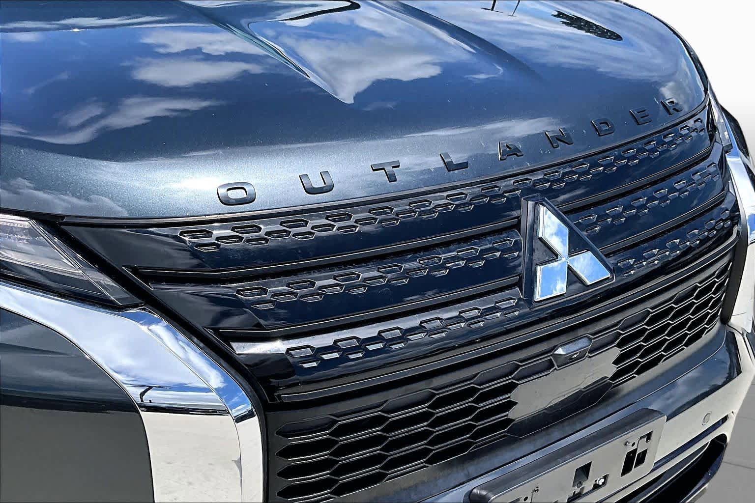 Used 2024 Mitsubishi Outlander SE Black Edition FWD image 29