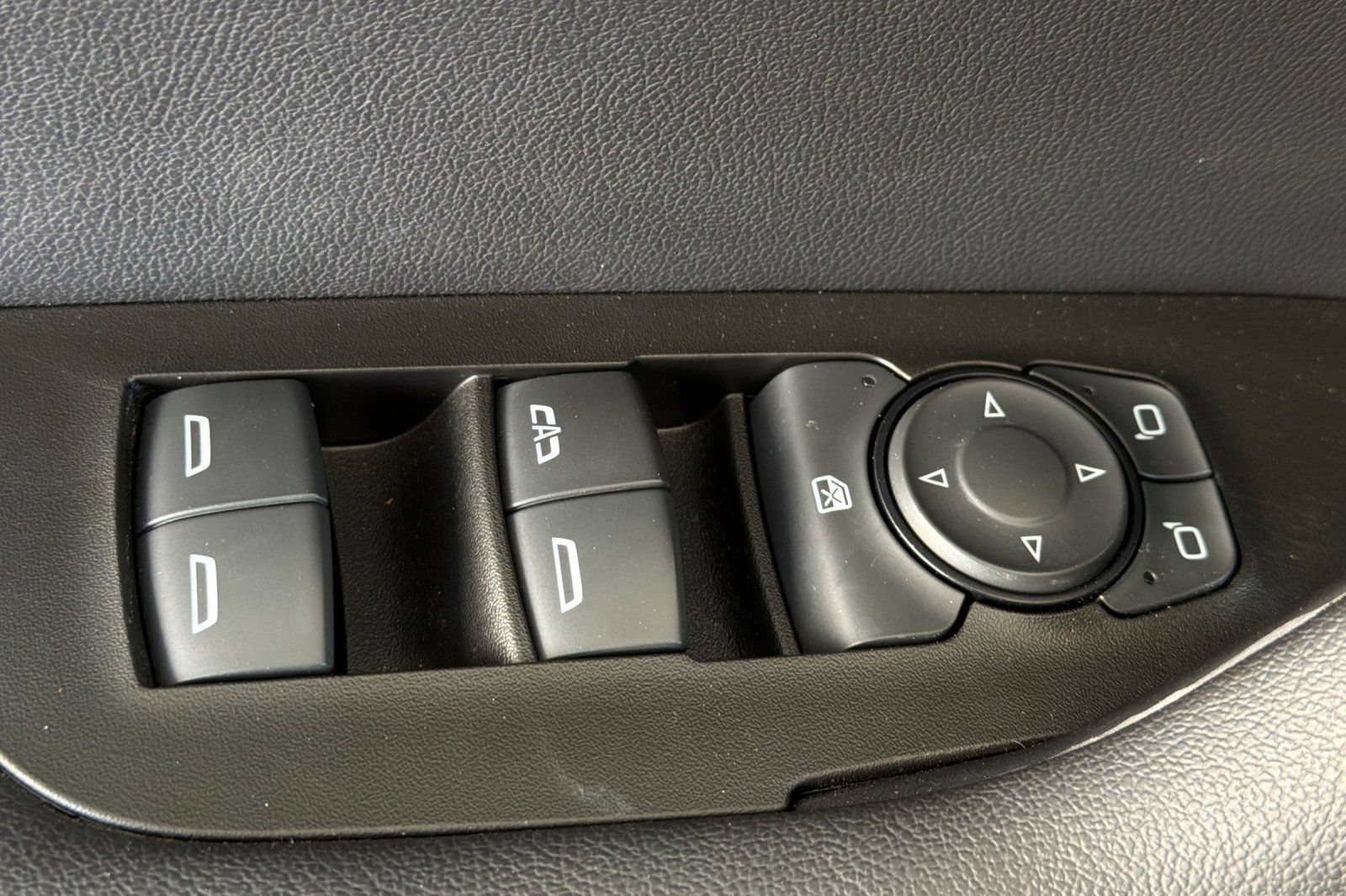 Used 2023 Chevrolet Blazer LT w/ Midnight/Sport Edition FWD image 12