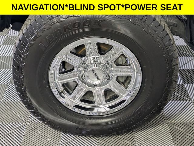 Used 2023 Toyota Tacoma TRD Off-Road w/ Advanced Technology Package image 8