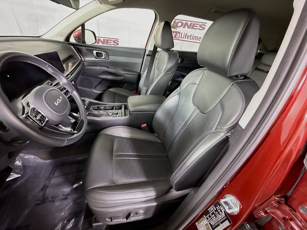 Used 2025 Kia Sorento S AWD/4WD image 25