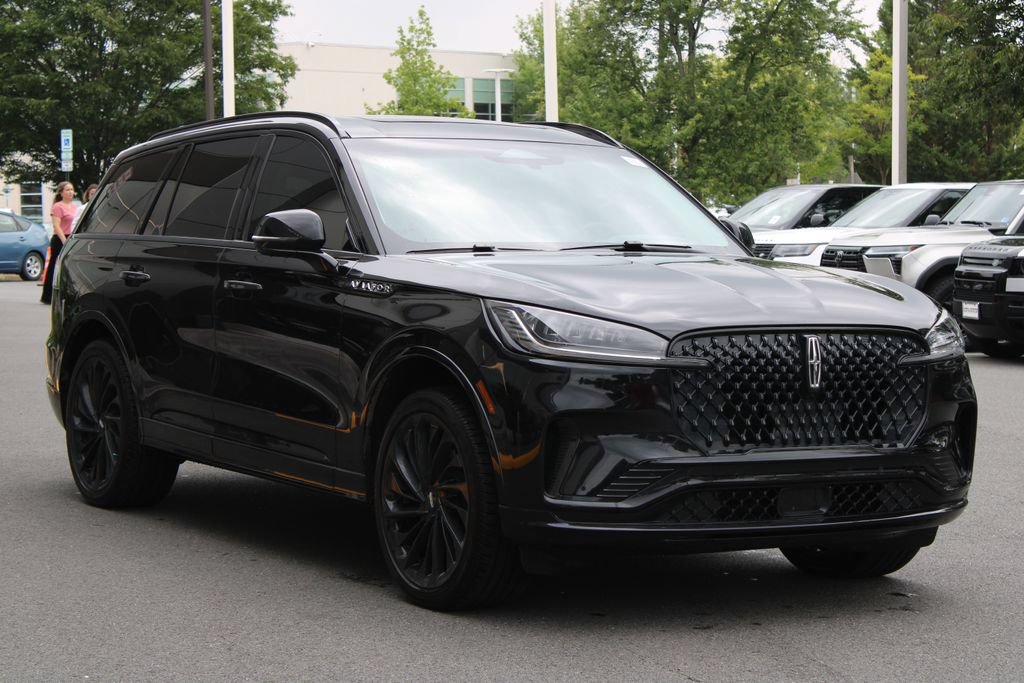 Used 2025 Lincoln Aviator Reserve w/ Jet Appearance Package AWD/4WD image 2