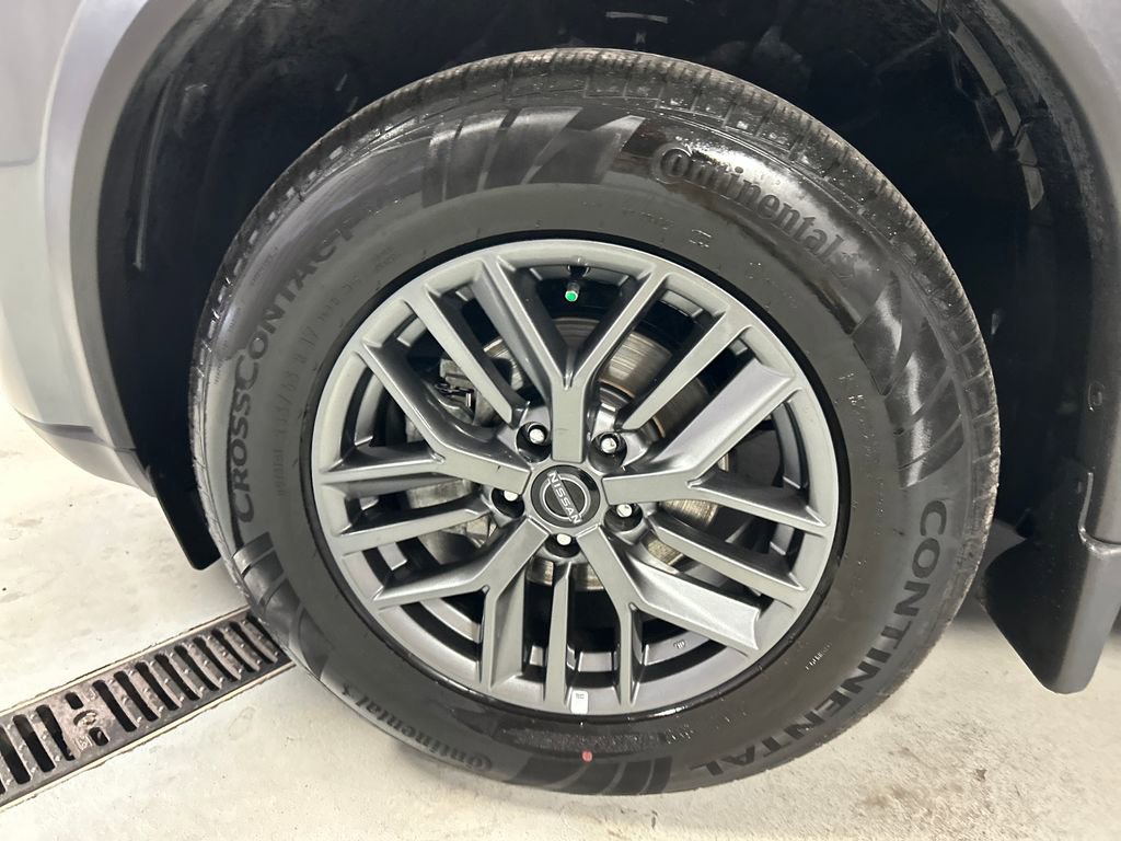 Used 2022 Nissan Rogue S image 9