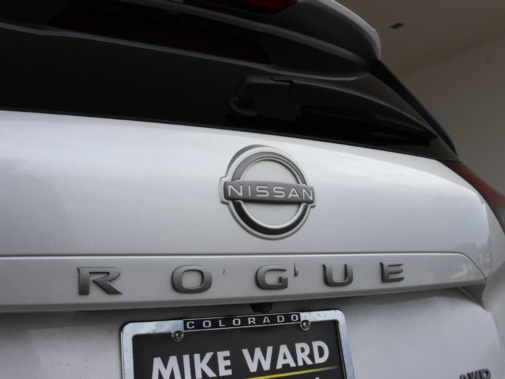 Used 2024 Nissan Rogue S AWD/4WD image 32