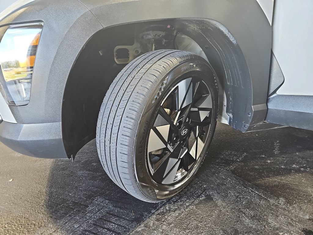 Used 2024 Hyundai Kona SEL AWD/4WD image 31