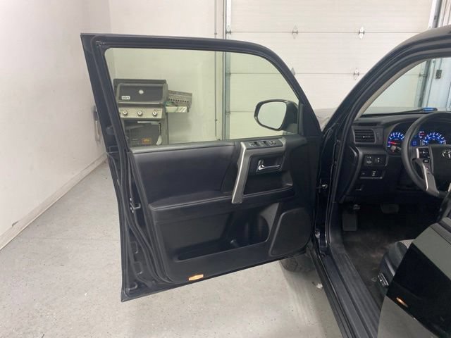 Used 2019 Toyota 4Runner SR5 AWD/4WD image 20