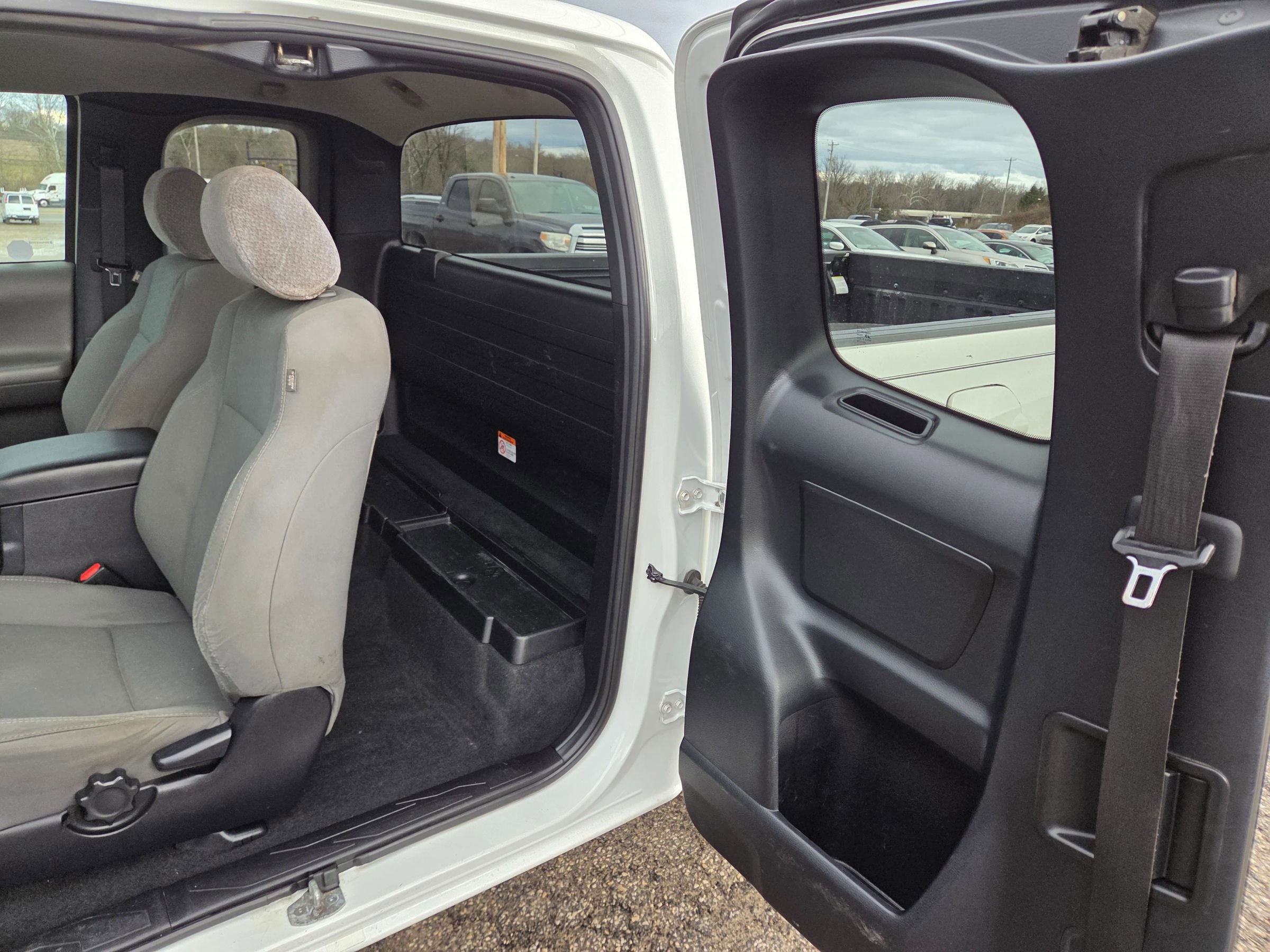 Used 2021 Toyota Tacoma SR RWD image 12
