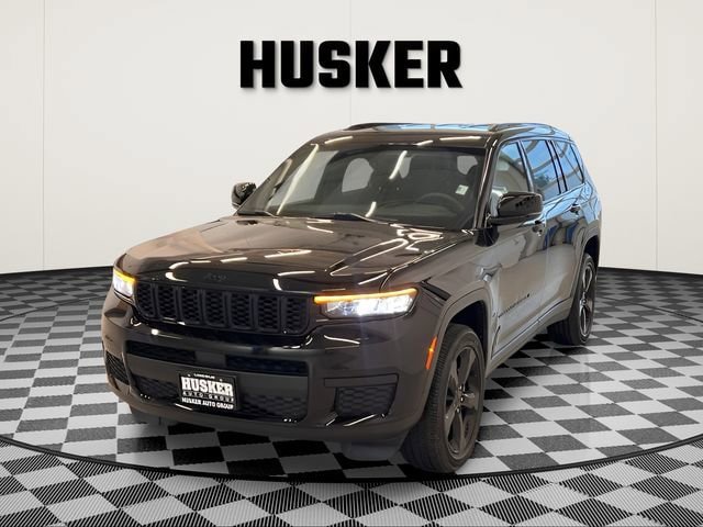 Used 2024 Jeep Grand Cherokee L Laredo AWD/4WD image 5