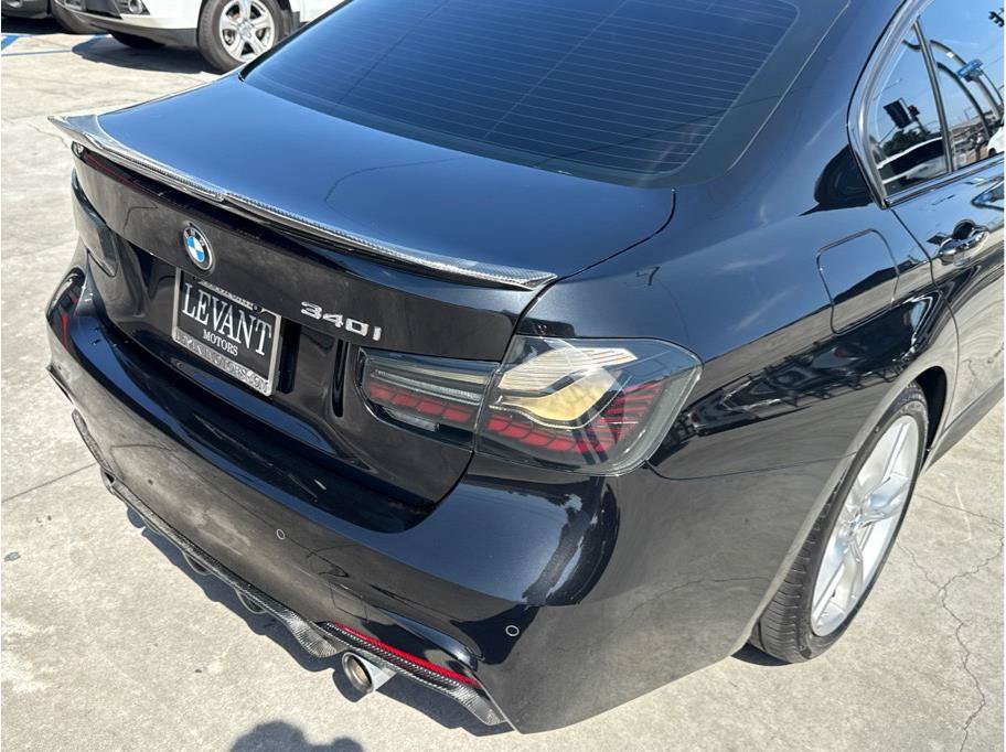 Used 2018 BMW 340i Sedan RWD image 14