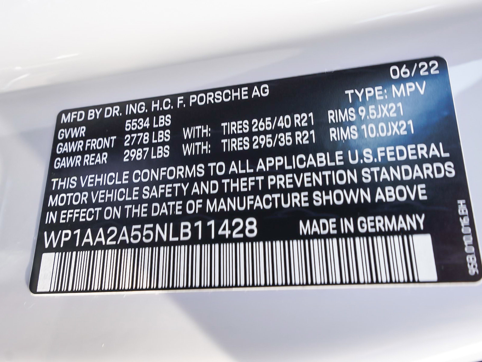 Used 2022 Porsche Macan AWD/4WD image 15