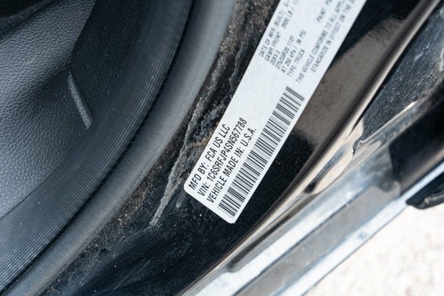 Used 2025 RAM 1500 Laramie AWD/4WD image 9