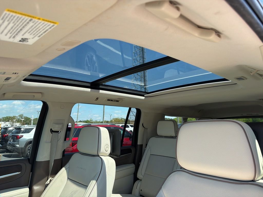Used 2023 GMC Yukon XL Denali w/ Denali Reserve Package image 24