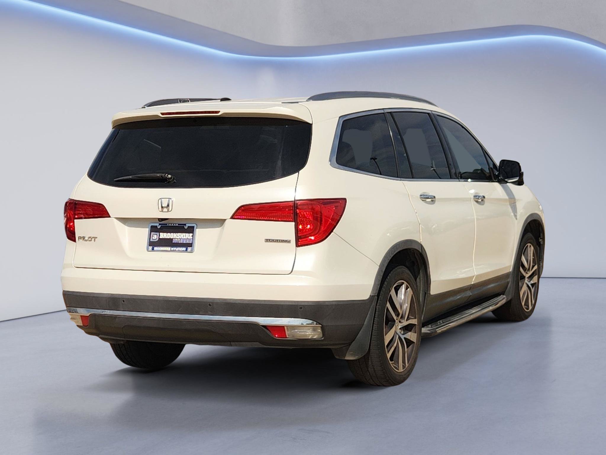 Used 2017 Honda Pilot Touring image 6