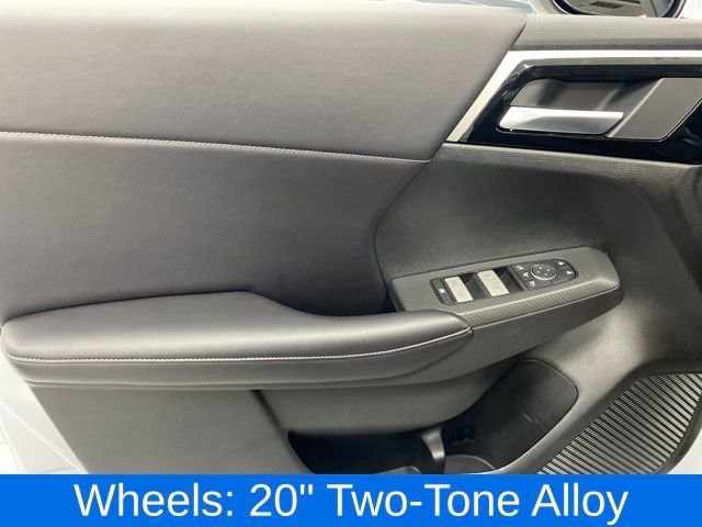 Used 2025 Mitsubishi Outlander Ralliart image 9