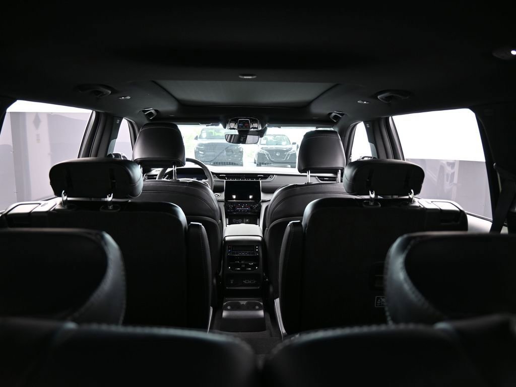 Used 2024 Jeep Grand Cherokee L Overland image 30