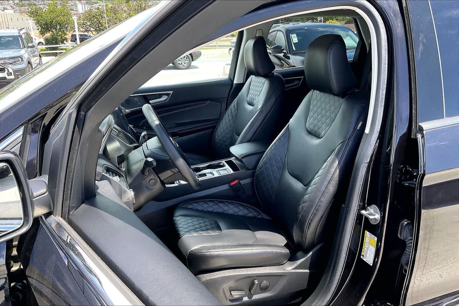 Used 2024 Ford Edge Titanium w/ Equipment Group 301A AWD/4WD image 11