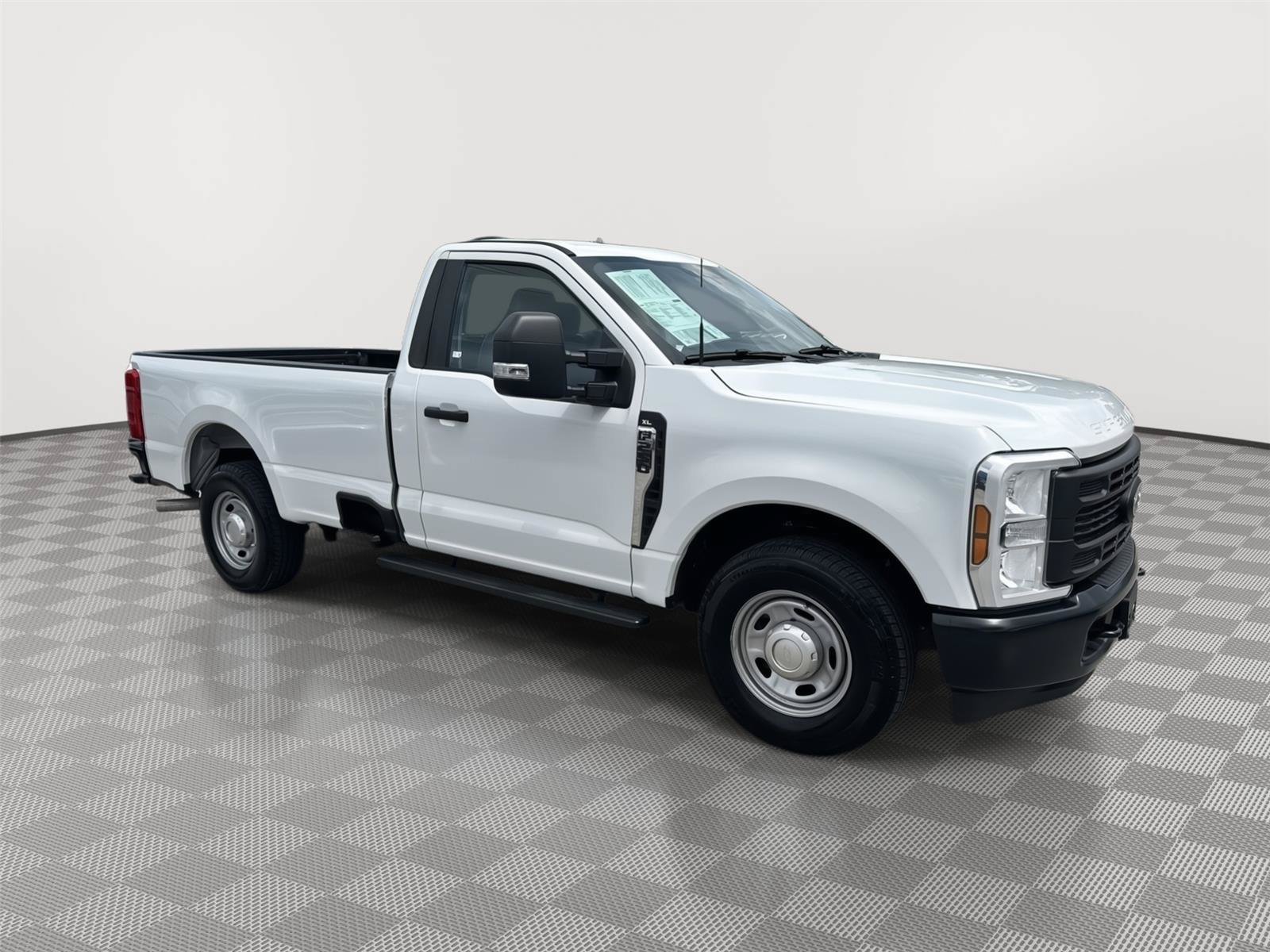 Used 2025 Ford F250 XL RWD image 3