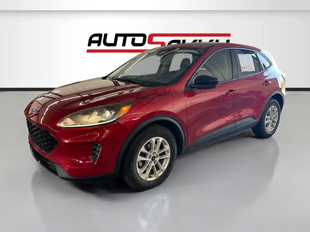 Used 2022 Ford Escape SE w/ SE Sport Appearance Package image 3