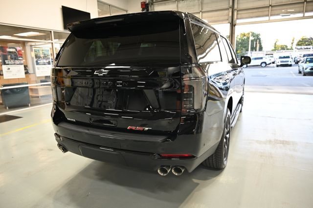 New 2026 Chevrolet Suburban RST w/ RST Capability Package AWD/4WD image 5