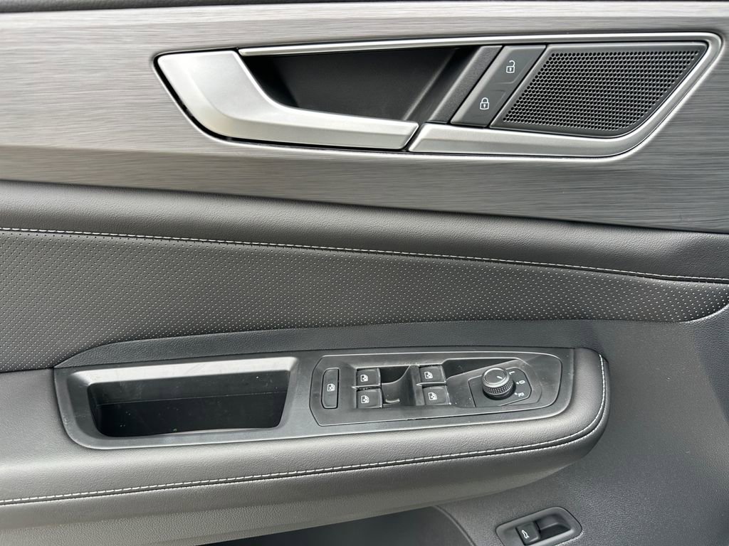 New 2026 Volkswagen Atlas Cross Sport SE image 11