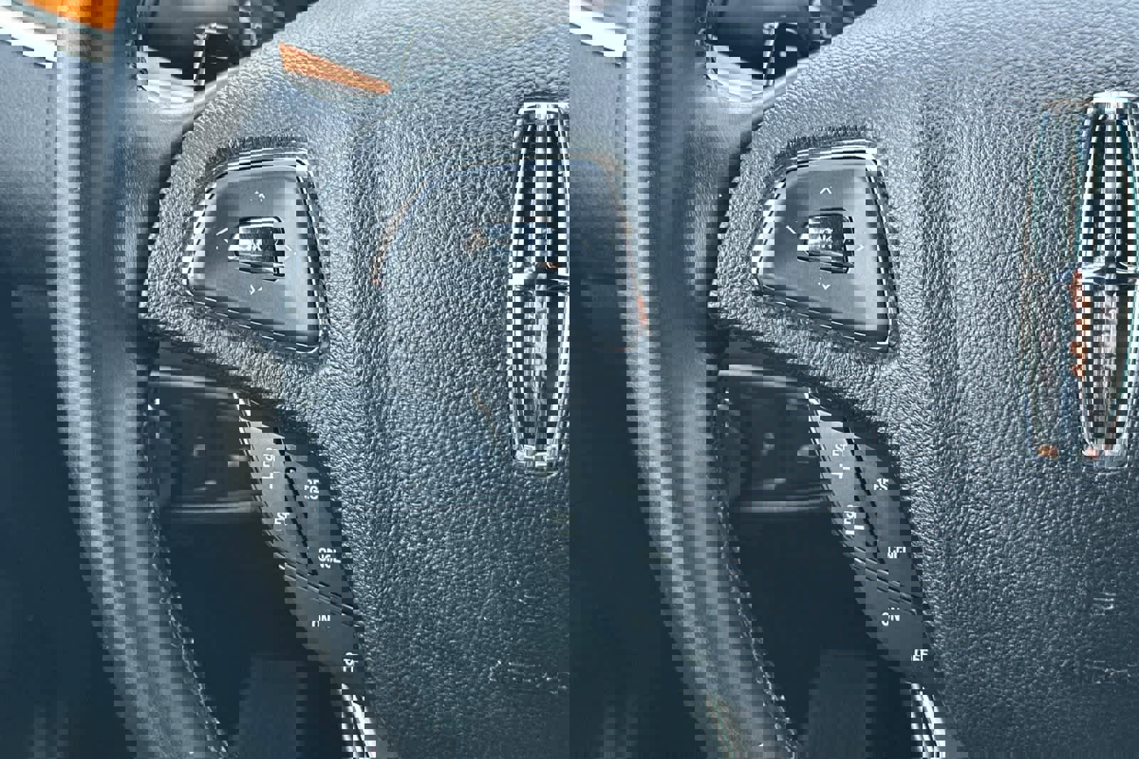 Used 2017 Lincoln MKC Select w/ Select Plus Package image 27