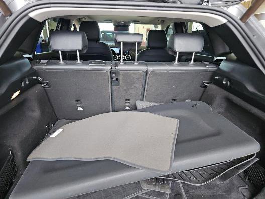 Used 2021 Mercedes-Benz GLA 250 4MATIC w/ Premium Package image 14