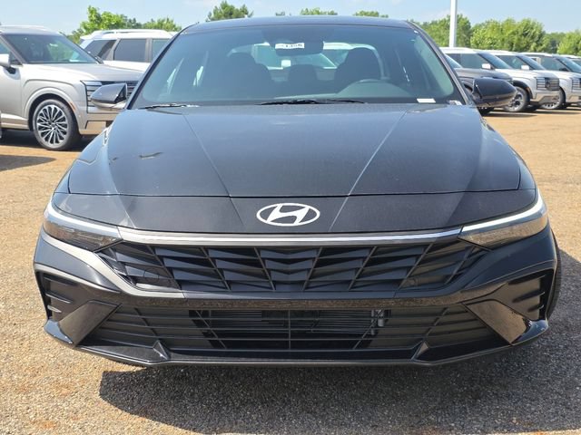 New 2026 Hyundai Elantra SEL FWD image 11