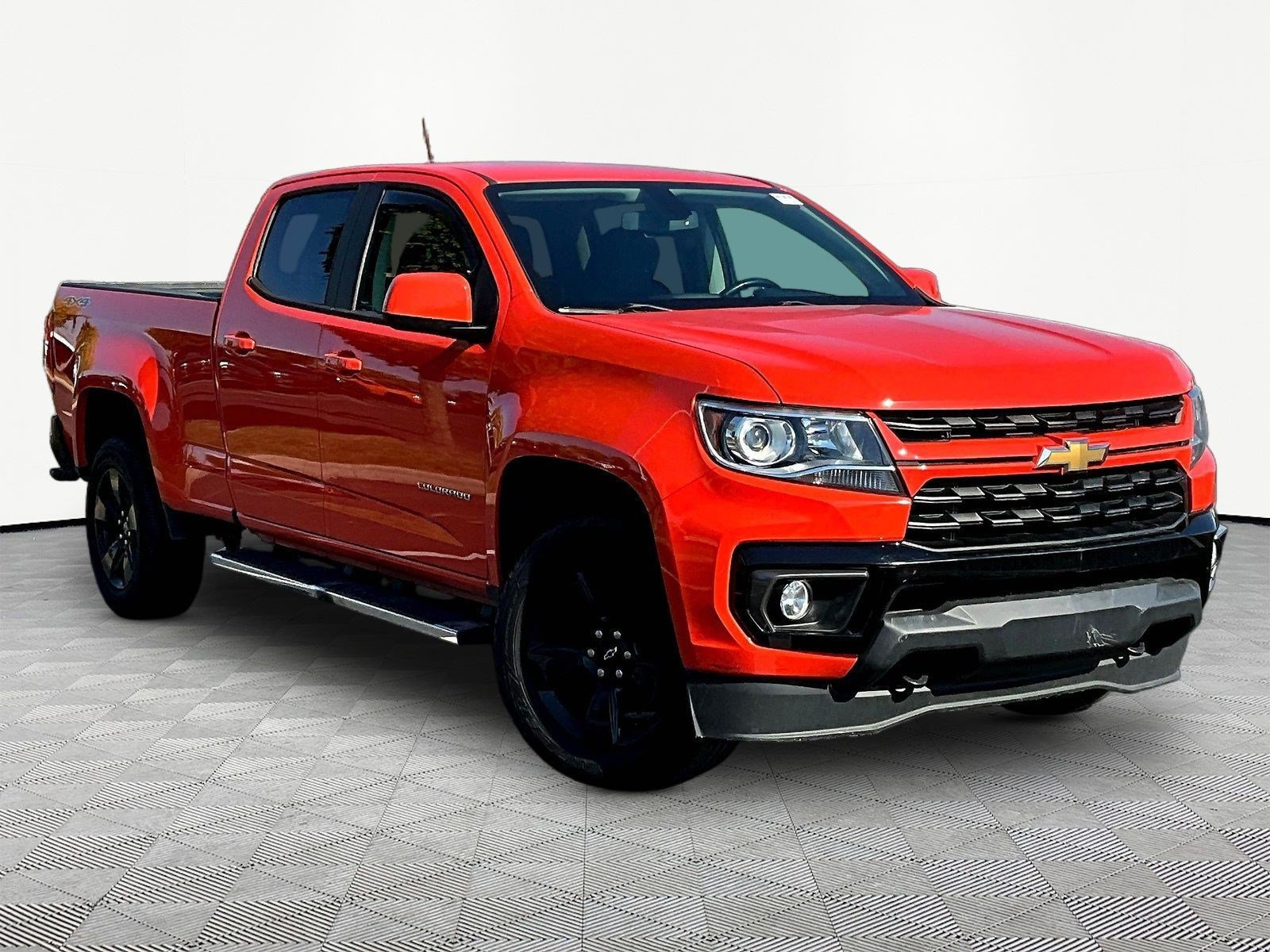 Used 2021 Chevrolet Colorado LT w/ Luxury Package AWD/4WD image 3