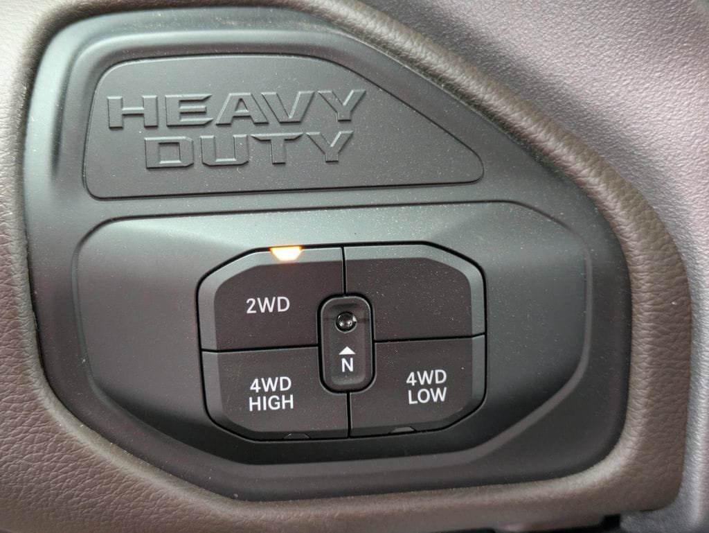 New 2026 RAM 2500 Laramie AWD/4WD image 21