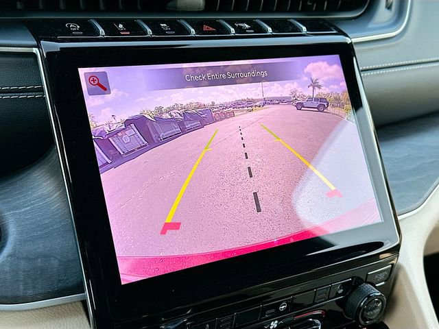 Used 2025 Jeep Grand Cherokee Limited w/ MOPAR Finishing Package AWD/4WD image 14